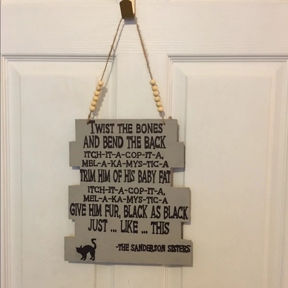 Sanderson sisters sign - Picture 2 of 2